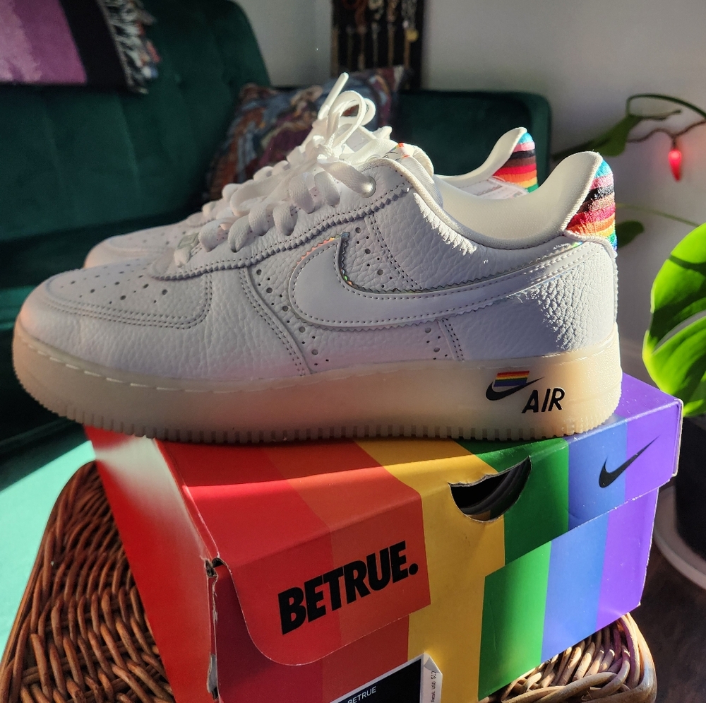Nike Air Force 1 "BeTrue" - Sz 9.5M / 11W